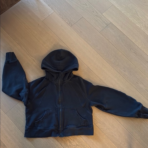 Lululemon oversized cropped scuba hoodie - Picture 3 of 9